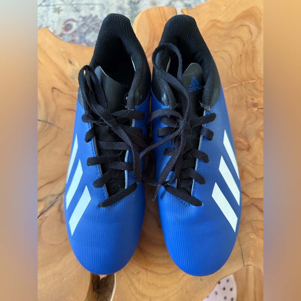 Adidas Soccer Cleats  youth Shoes  size 4 Royal Blue